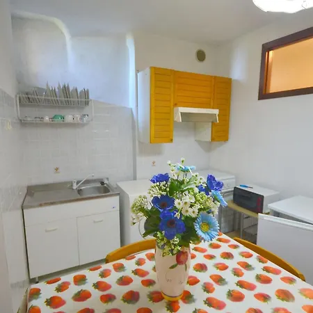 Inviting Holiday Home With Terrace Garden Furniture Bbq Holiday home Rio (La Spezia)