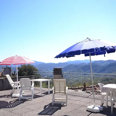 Inviting Holiday Home With Terrace Garden Furniture Bbq * Rio (La Spezia)
